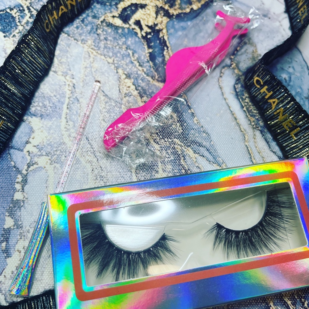 Eye lashes , with application and brush